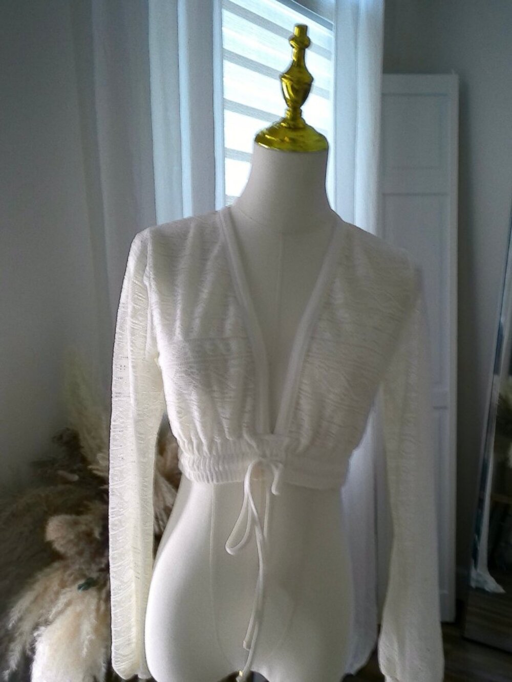 Yitty Cream Lace Long-Sleeve Plunge Crop Top — S, New With Tags